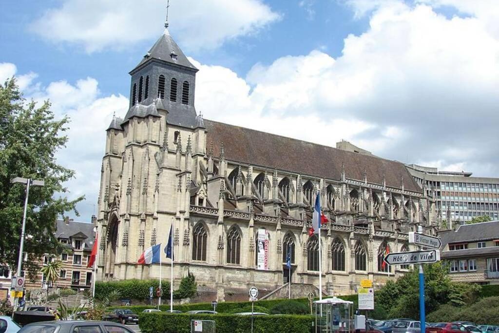 Cosy Basilique Et Carmel Appartamento Lisieux